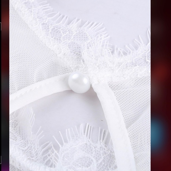 🖤HP🖤 LAST ONE!! Small Boutique White Lacy Bodysuit - Picture 13 of 16